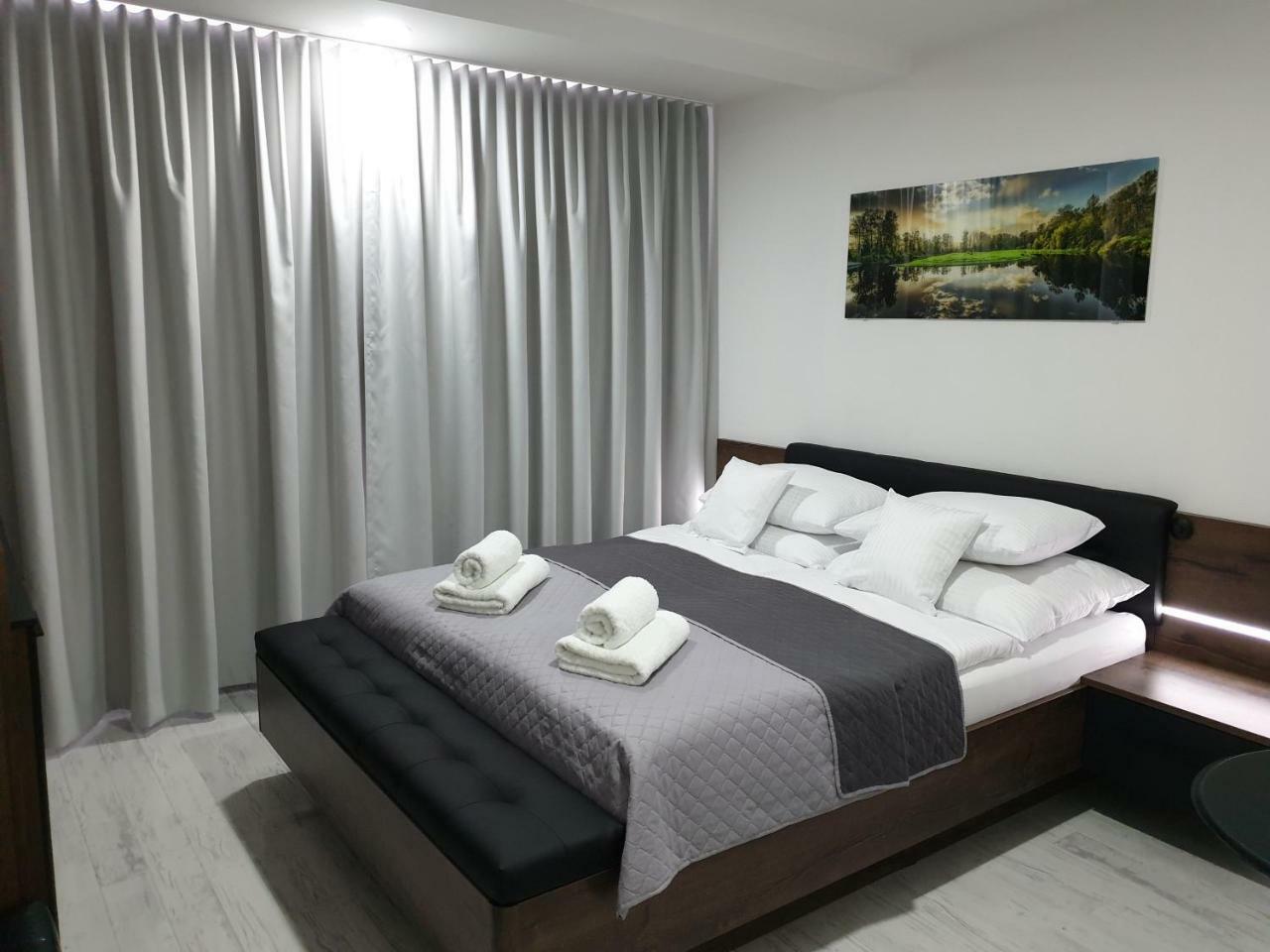 Urban Apartment *